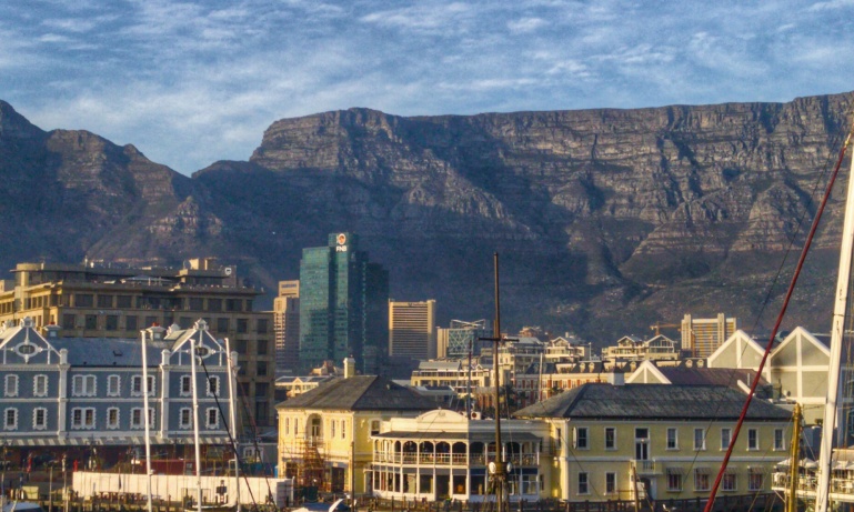 Discover...<br/>Cape Town