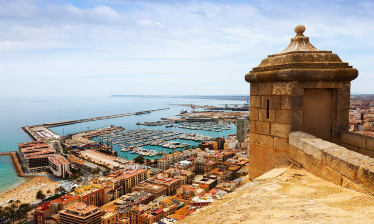 Discover...<br/>Estepona