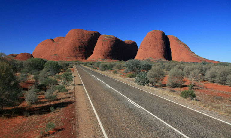 Alice Springs to Ayers Rock Resort with Transfer | Do ...