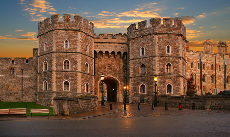Small Group Tour to Windsor, Bath and Stonehenge from ...